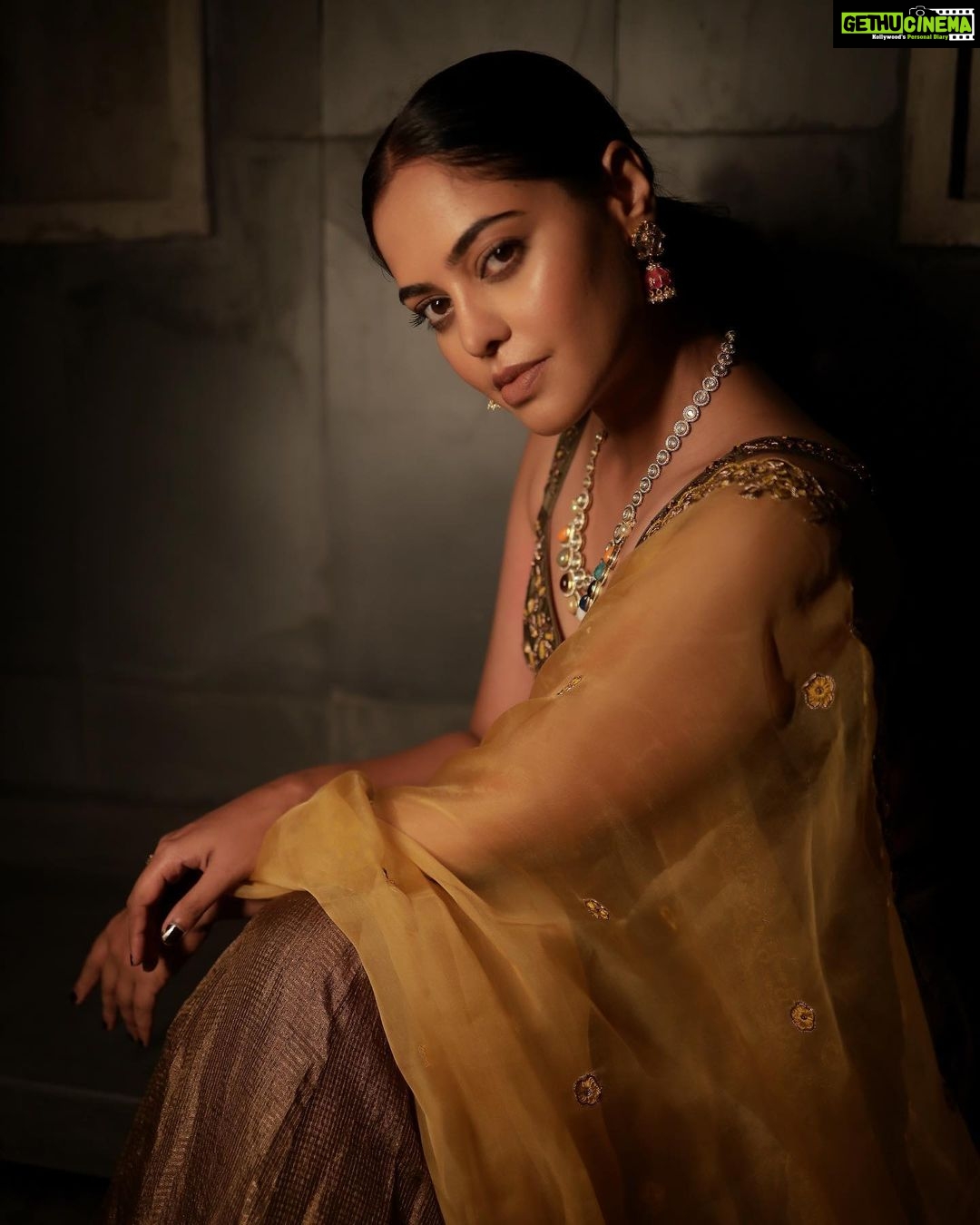 Bindu Madhavi Instagram - Ganpati Bappa Morya In @ojasme & @theamethyststore Makeup - @makeupbywanshazia Hair - @hair_by_aiswaryaraj 📸 - @deepak_durai_photography Styling - @stylebynavyaanddivya Location - @bask.bycoffee