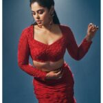 Bindu Madhavi Instagram - Tried to imagine the sound of colour red💃 Styled by @rashmitathapa Wearing @aakanshaguptaoffl Ring @shopriyaaofficial Shot by @ishan.n.giri Makeup @makeupbymadhushreeganapathy Hair @chinnahairstylist