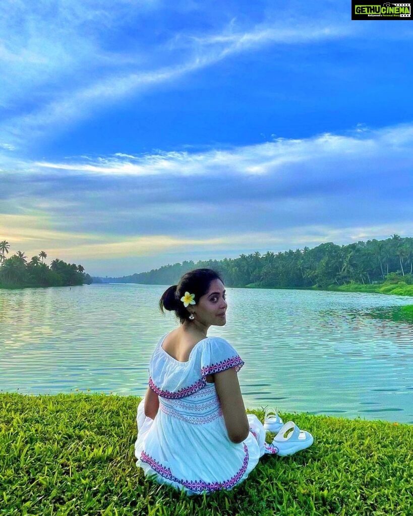 Bindu Madhavi Instagram - Alohaaa🧚‍♂️ Taj Green Cove, Kovalam