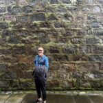Bruna Abdullah Instagram - Wandering through the village is a bit like stepping back in time! I love it here! The name is actually derived from St Fittick, the patron saint of gardeners, who is believed to have landed at nearby Nigg Bay in the 7th century. This hidden gem is one of the most unique communities in Scotland, tucked away just off the Beach Esplanade. Footdee, or Fittie as it is pronounced locally, is a small fishing village at the mouth of the harbour. . . Passear pela vila é como voltar no tempo! Eu amo isso aqui! O nome é na verdade derivado de St Fittick, o santo padroeiro dos jardineiros, que se acredita ter desembarcado nas proximidades de Nigg Bay no século VII. Esta joia escondida é uma das comunidades mais exclusivas da Escócia, escondida perto da Beach Esplanade. Footdee, ou Fittie, como é pronunciado localmente, é uma pequena vila de pescadores na foz do porto.