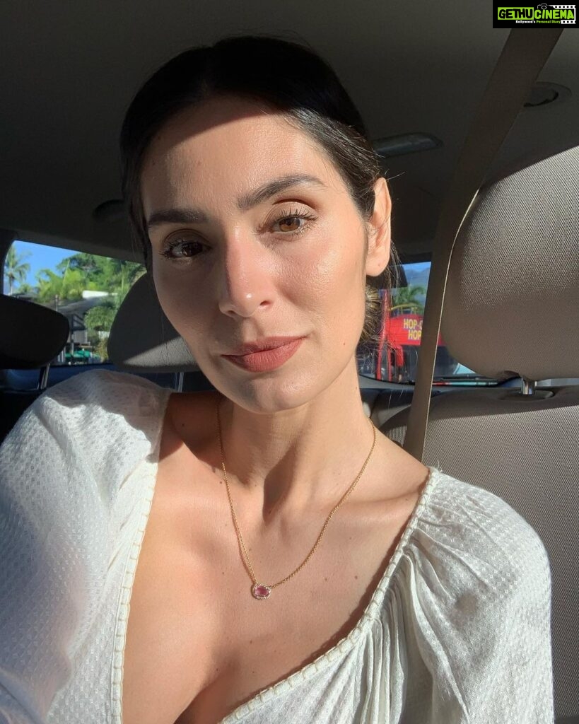 Bruna Abdullah Instagram - Good lighting is everything 🙌🏼☀️ #mommymodel lol