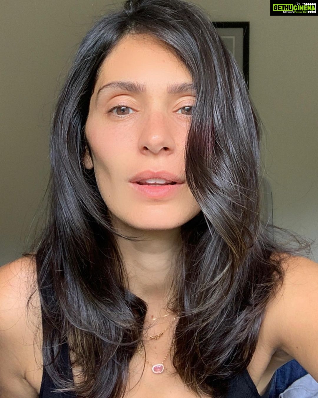Bruna Abdullah - 5K Likes - Getting myself a pair of contact lenses 🙈👀 a tint of green 😂
.
.