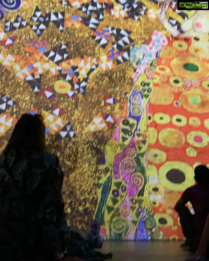Bruna Abdullah Instagram - The exhibition of Gustav Klimt’s Gold in Motion at @fabriquedeslumieres Amsterdan . Gustav Klimt (July 14, 1862 – February 6, 1918) was an Austrian symbolist painter and one of the most prominent members of the Vienna Secession movement. Klimt is noted for his paintings, murals, sketches, and other objets d'art. Klimt's primary subject was the female body,and his works are marked by a frank eroticism. Amongst his figurative works, which include allegories and portraits, he painted landscapes. Among the artists of the Vienna Secession, Klimt was the most influenced by Japanese art and its methods. Fabrique des Lumières