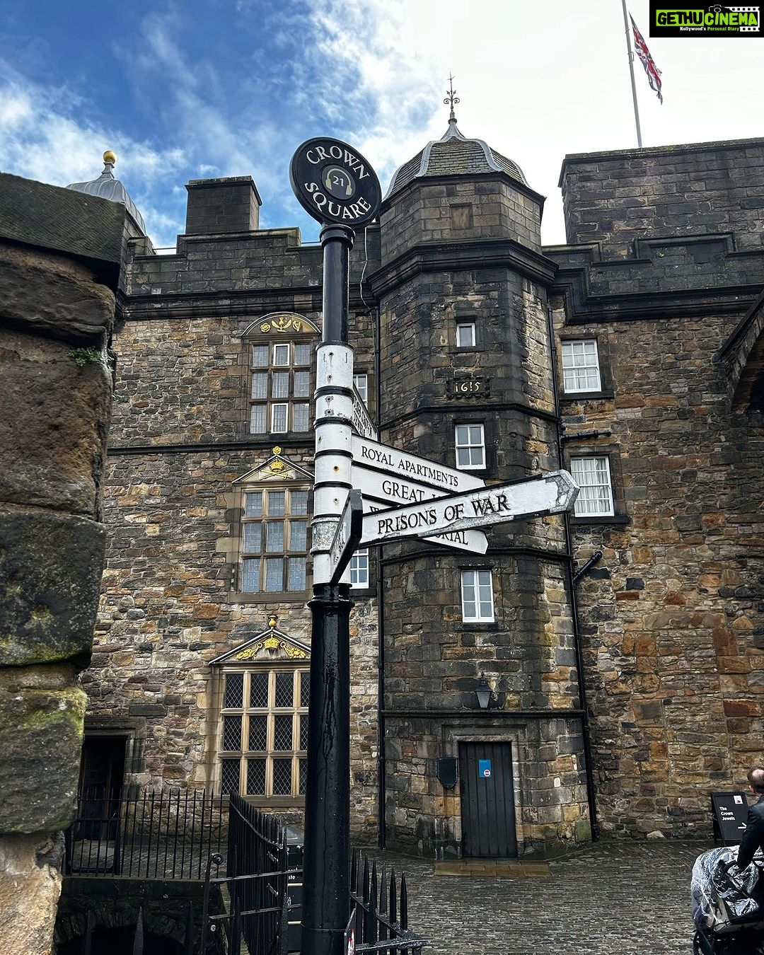 Bruna Abdullah Instagram - Castle visit Part 2. Edinburgh, Scotland