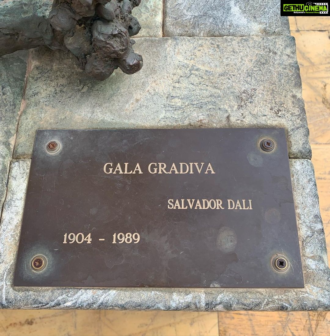 Bruna Abdullah Instagram - The Dali Sculptures are located on the beautiful Avenida del Mar, next to "Plaza de la Alameda" in Marbella. It’s a beautiful marble walk, and it’s open day and night! . . #marbella #avenidadelmar #salvadordali #art #openairgallery #spain🇪🇸 #españa #summerholidays