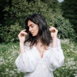 Bruna Abdullah Instagram - It’s impossible to pick just one! @altheadreamsofphotography ❤️ . . #photography #aberdeenphotographer #forestshoot #backyard #incrediblescotland