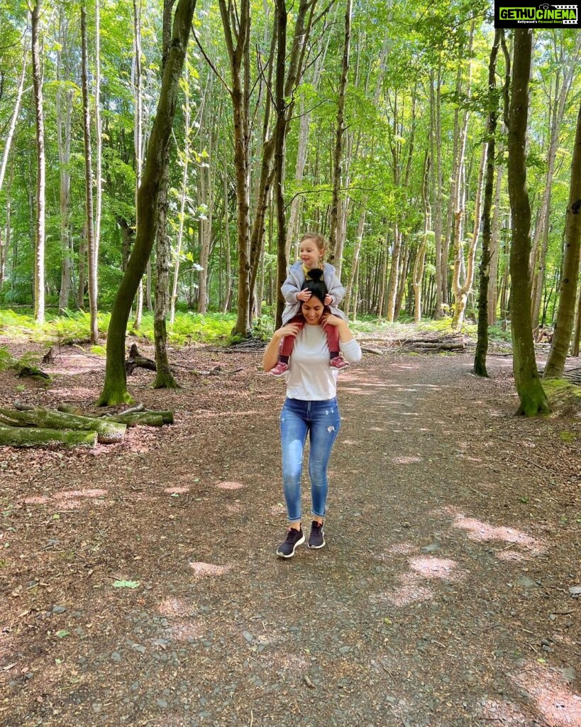 Bruna Abdullah Instagram - Aberdeen forest/woods walk! ❤️ Foggieton Woods