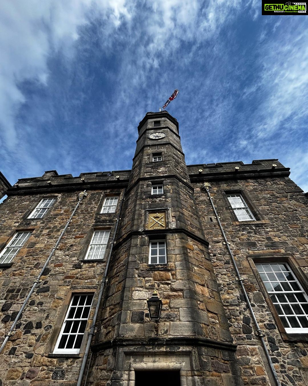 Bruna Abdullah Instagram - Castle visit Part 2. Edinburgh, Scotland