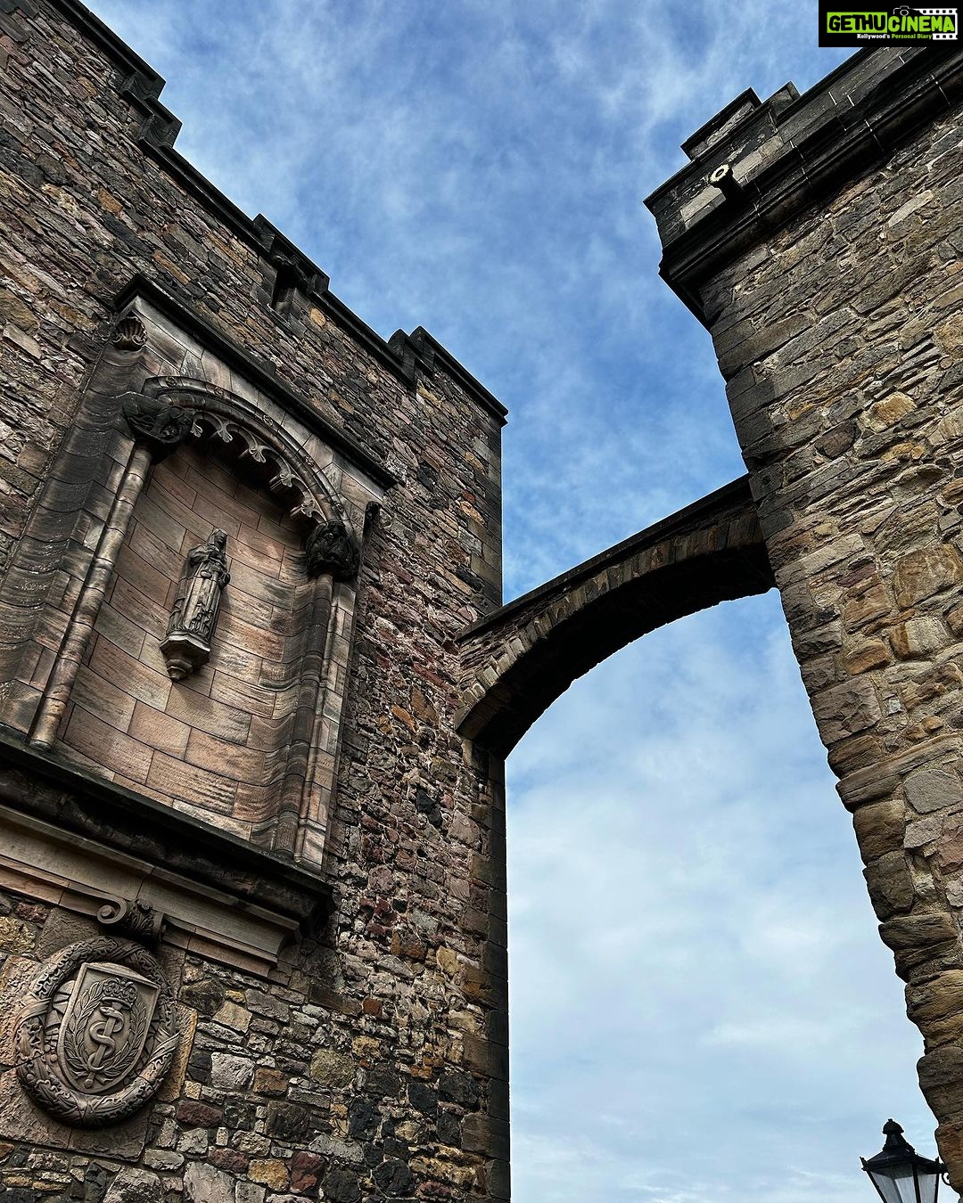 Bruna Abdullah Instagram - Castle visit Part 2. Edinburgh, Scotland