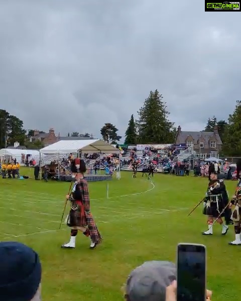 Bruna Abdullah Instagram - A bit late but a glimpse of the Aboyne Games .. Having a formed in 1867, Aboyne is regarded as "The Traditional Highland Games". We continue to attract thousands of visitors to witness the annual display and competition of Scottish culture in one of the most scenic parts of Aberdeenshire. . Tendo se formado em 1867, Aboyne é considerado como "Os Jogos Tradicionais das Terras Altas". Atraindo milhares de visitantes para testemunhar a exibição anual e a competição da cultura escocesa em uma das partes mais belas de Aberdeenshire.