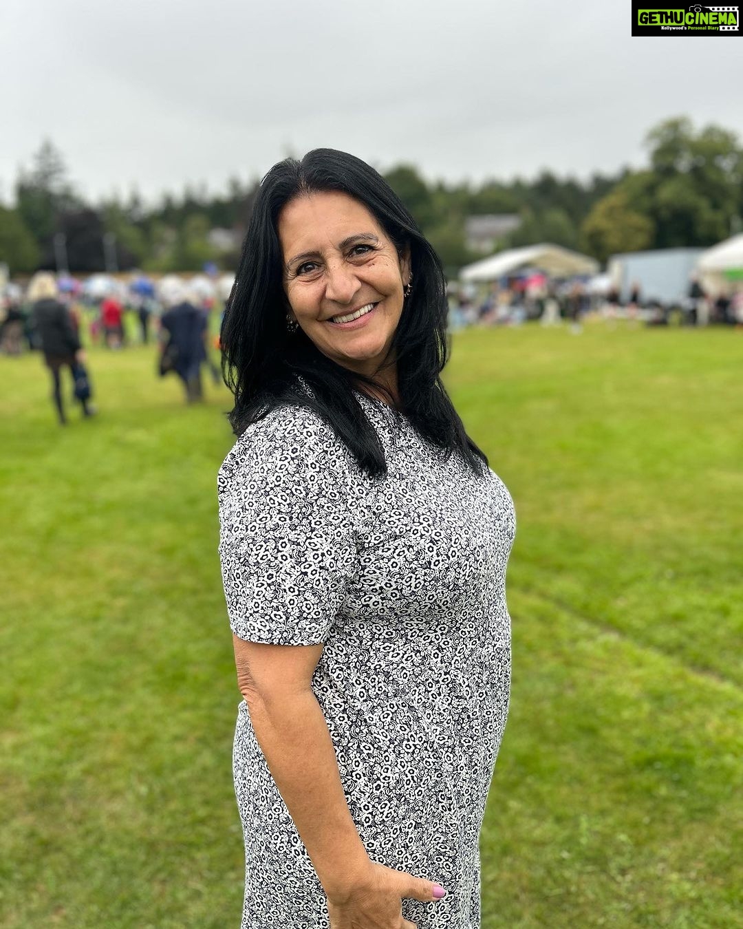Bruna Abdullah Instagram - A bit late but a glimpse of the Aboyne Games .. Having a formed in 1867, Aboyne is regarded as "The Traditional Highland Games". We continue to attract thousands of visitors to witness the annual display and competition of Scottish culture in one of the most scenic parts of Aberdeenshire. . Tendo se formado em 1867, Aboyne é considerado como "Os Jogos Tradicionais das Terras Altas". Atraindo milhares de visitantes para testemunhar a exibição anual e a competição da cultura escocesa em uma das partes mais belas de Aberdeenshire.