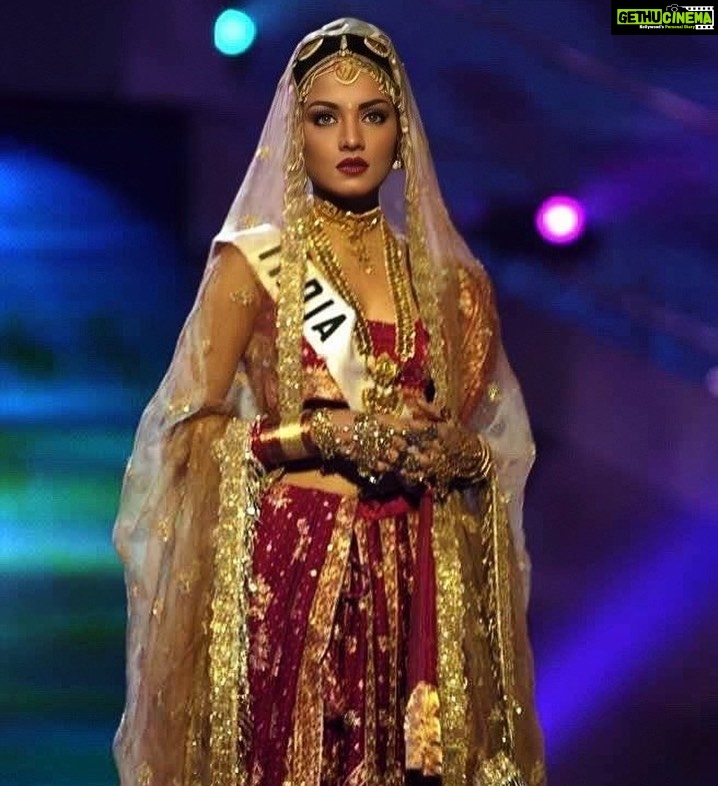 Celina Jaitly Instagram - May God always give me the honour to wear my country’s name on my heart and represent it with my soul. Celebrating my country’s day of liberation with a proud heart. We are blessed to have a right to speak and to be heard. A right several brave souls fought for including my own father, grandfather and great grandfather. Taking many moments to think of their sacrifice and what they had to pay for the freedom we enjoy. Vandemataram!! Happy Independence Day… #15thaugust #indianindependenceday #independenceday #celinajaitly #celinajaitley #celina #missindia #missuniverso #missuniverse #indian #india #indianwomen