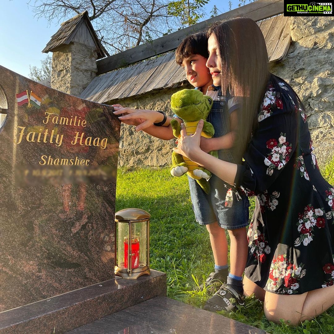 Celina Jaitly Instagram - I’ve come this far, and I want to see what happens when I don’t give up …. Special heartwarming moment with my @arthurjhaag at his twin Shamsher’s final resting place remembering everything that was made with love and goes on with love. #twinsofinstagram #twinstagram #twinsplusone #momoftwins #momoftwinsplusone #celina #celinajaitly #celinajaitley #austria #india #remembrance #bollywood Austria, Europe