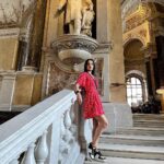 Celina Jaitly Instagram - Naturhistorisches Museum Wien ( Vienna) Spent an amazing day at @nhmwien the “The Natural History Museum Vienna” founded over 270 years ago, it is a research museum whose origins date back to the imperial collections of the 18th century. The only unpleasant aspect is that it was so hot inside the museum that I almost fainted and even lost my memory I think, forgot to take photographs like I always do… So If you are planning to go in summer please carry a hand fan, cold water, Extra t shirt and a life partner who can give you mouth to mouth resuscitation 🤭. Having said that, the Natural History Museum Vienna is an outstanding example of Viennese architecture in the city’s historicism tradition. It was opened in 1889 as the first true museum of evolution, and both the building and its decor reflect the valuable natural sciences collections they house. It’s a phenomenal experience to witness up-close some of the museum’s collections which comprise of more than 30 million objects from biology, earth sciences, anthropology and archaeology. All in all : I loved it and I recommend a trip to this awesome world heritage site as long as you are armed with electrolytes and a fan…. (Not the admiring variety that won’t help 😁) #viennamuseum #naturalhistorymuseum #vienna #wien #wienstagram #viennaaustria #architecture #celinajaitly #celinajaitley #celina #bollywood #austria #missindia #missuniverse Vienna - Austria