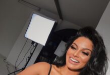 Chandrika Ravi Instagram - Say cheese