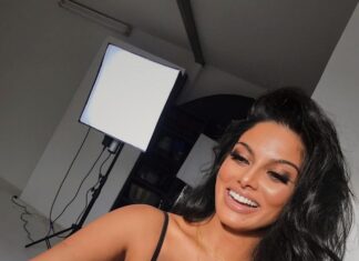 Chandrika Ravi Instagram - Say cheese