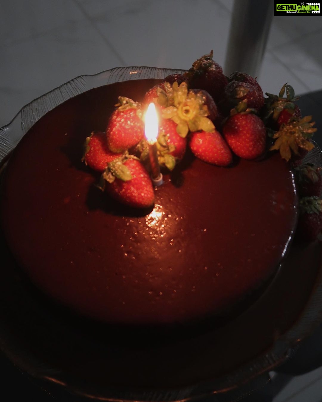 Chandrika Ravi Instagram - Got to bring in my birthday at home with my family for the first time in 8 years. I couldn’t ask for anything more. 34 baby.. I’m so ready for what you have in store for me!!! Thank you God for all your blessings. I’m filled with immense gratitude today and everyday. Thank you all for the love, tags, comments, mentions, countdowns, messages… your love is what fuels me ❤️ Perth, Western Australia