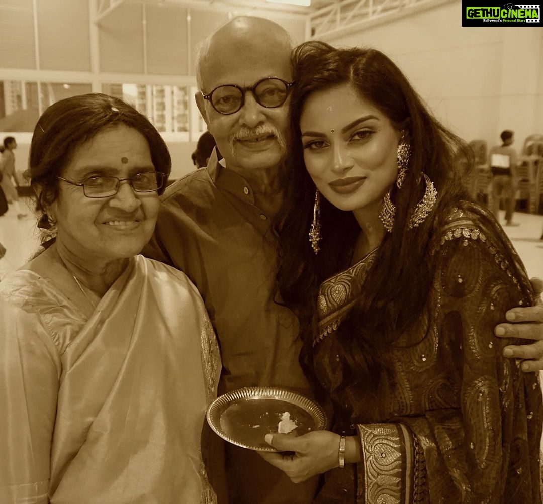 Chandrika Ravi Instagram - Happy 65th anniversary to my Achacha and Achama.. thank you for giving us the best father in the world ❤️ Kuala Lumpur, Malasya
