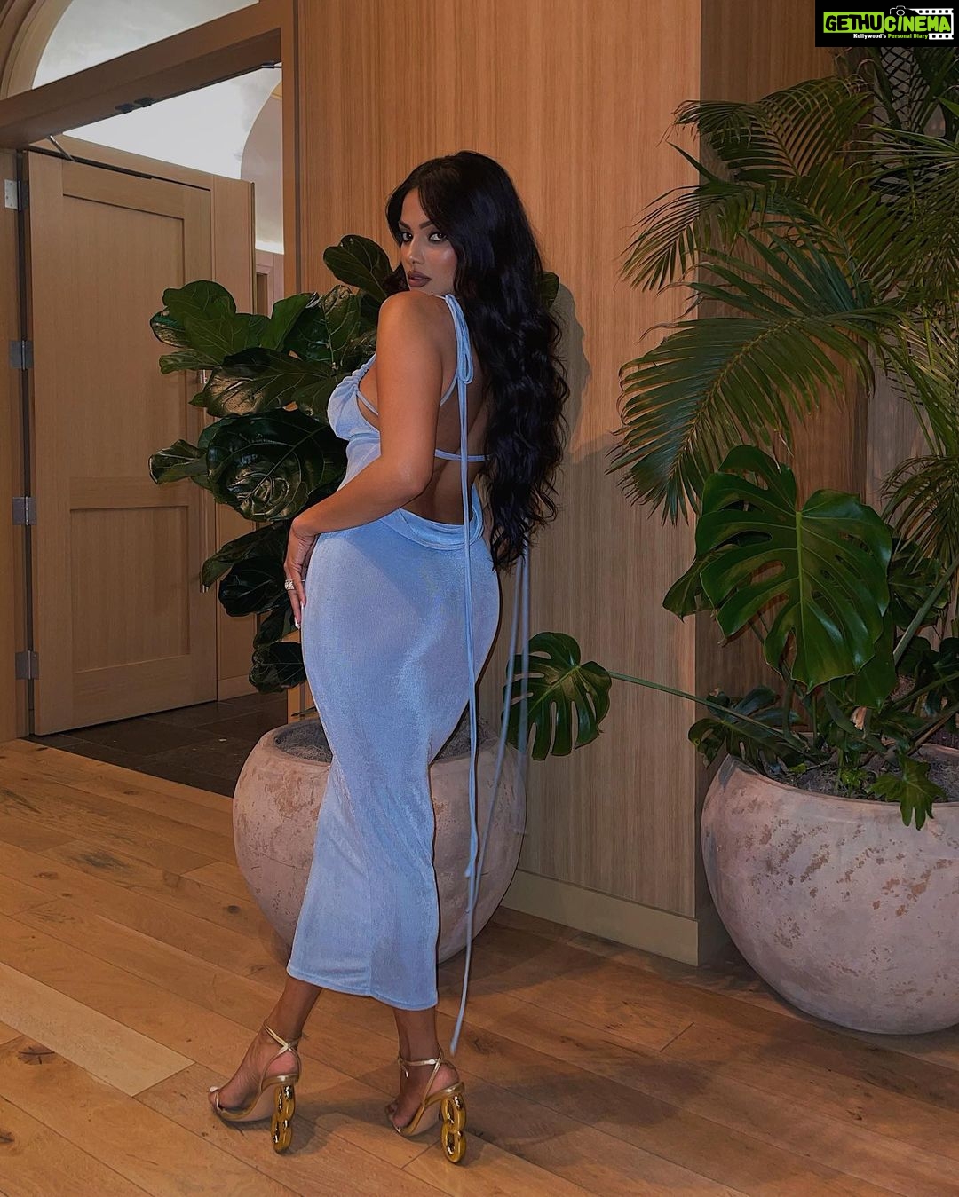 Chandrika Ravi Instagram - Hi 💙 Los Angeles, California
