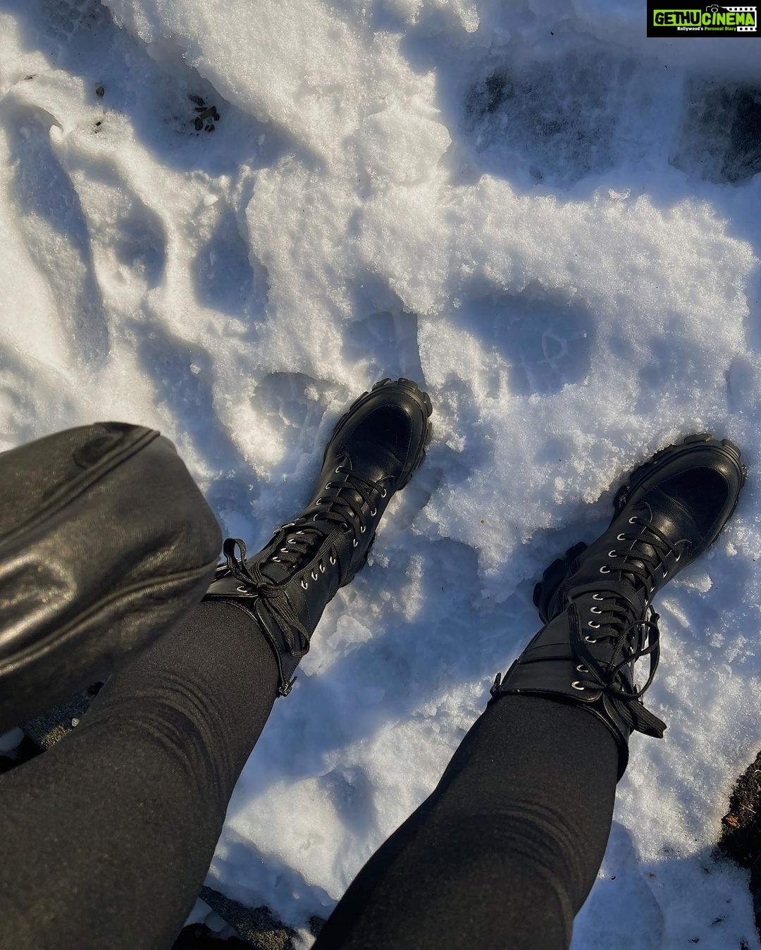 Chandrika Ravi Instagram - Baby it’s cold outside Vancouver, British Columbia