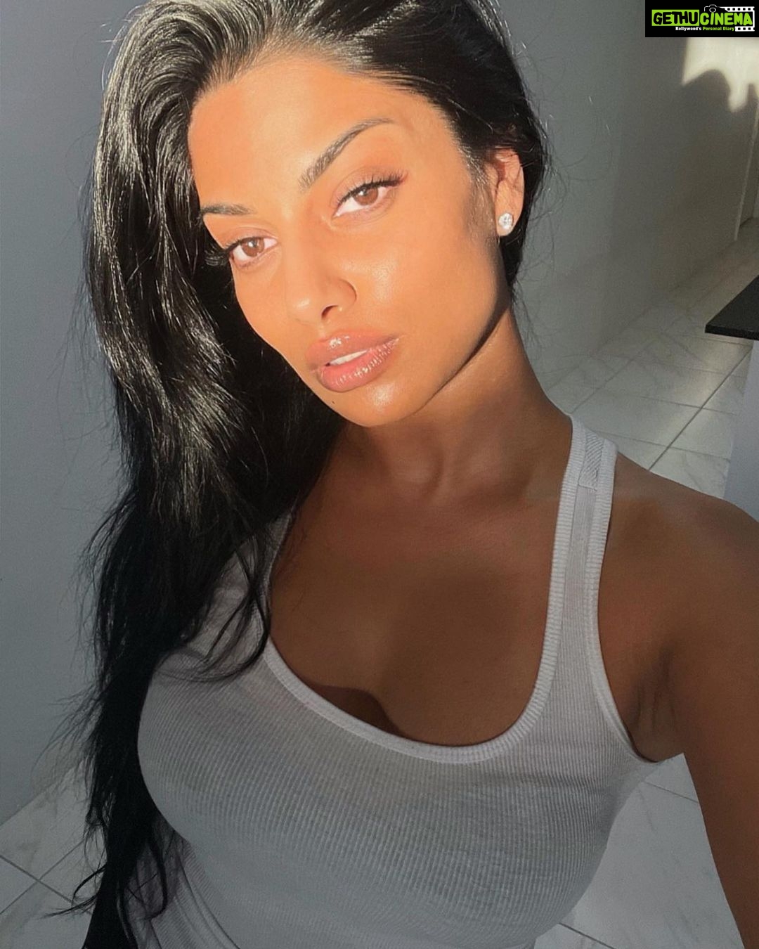 Chandrika Ravi Instagram - 🌞 lashes by @elakshibytriv Perth, Western Australia