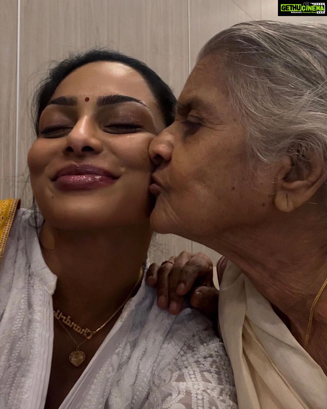 Chandrika Ravi Instagram - “It didn’t matter how big our house was, it mattered that there was love in it” - Peter Buffet Singapore