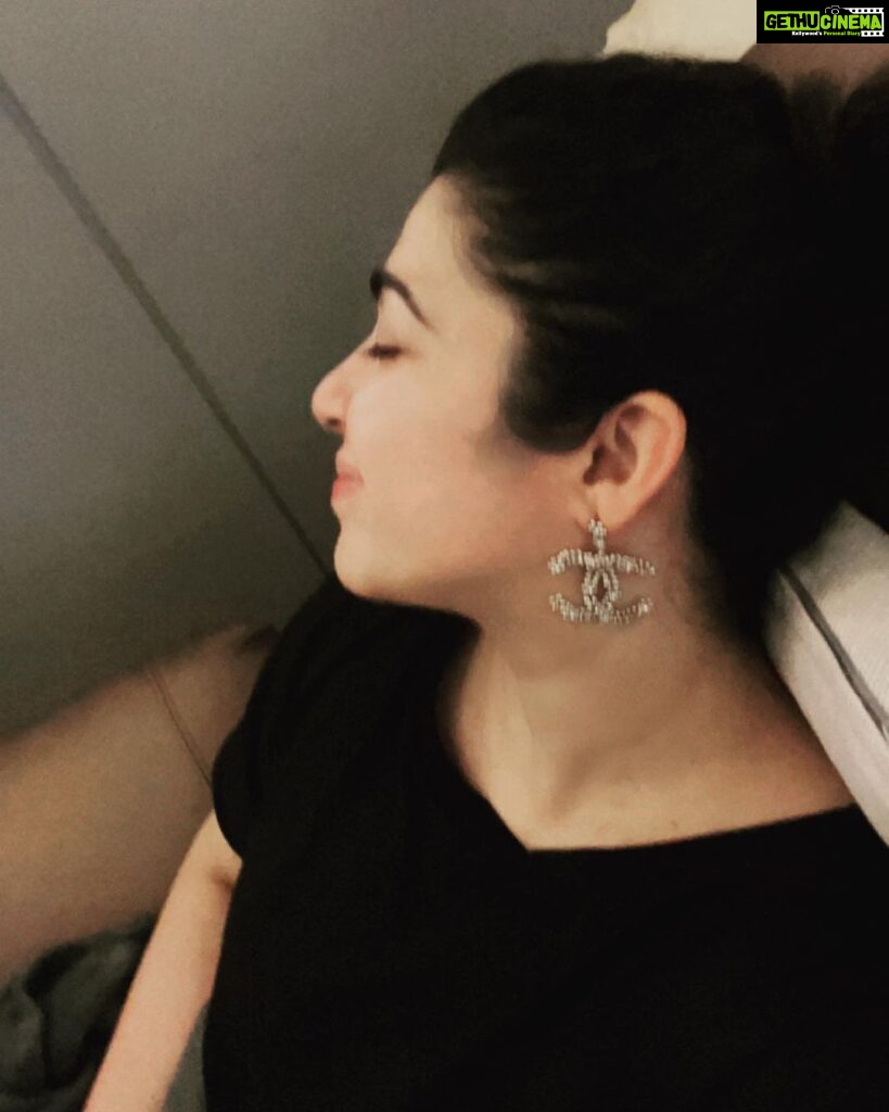 Charmy Kaur Instagram - Obviously enjoying leg massage 😁