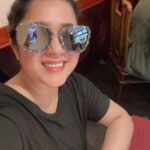 Charmy Kaur Instagram - Tats called covering of stressed eyes with a smile 😎 #workmodeon @puriconnects