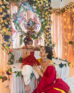 Charu Asopa Instagram - वक्रतुण्ड महाकाय
सूर्यकोटि समप्रभ ।
निर्विघ्नं कुरु मे देव
सर्वकार्येषु सर्वदा ॥🙏