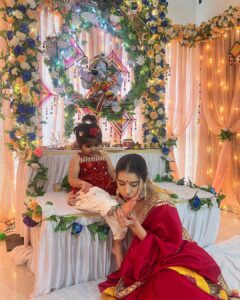 Charu Asopa Instagram - वक्रतुण्ड महाकाय
सूर्यकोटि समप्रभ ।
निर्विघ्नं कुरु मे देव
सर्वकार्येषु सर्वदा ॥🙏