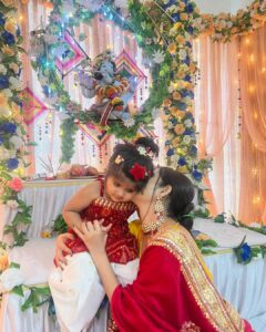 Charu Asopa Instagram - वक्रतुण्ड महाकाय
सूर्यकोटि समप्रभ ।
निर्विघ्नं कुरु मे देव
सर्वकार्येषु सर्वदा ॥🙏
