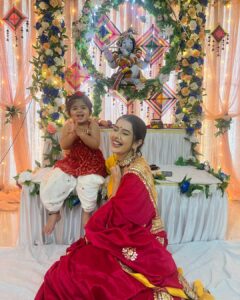 Charu Asopa Instagram - वक्रतुण्ड महाकाय
सूर्यकोटि समप्रभ ।
निर्विघ्नं कुरु मे देव
सर्वकार्येषु सर्वदा ॥🙏