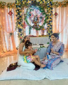Charu Asopa Instagram - वक्रतुण्ड महाकाय सूर्यकोटि समप्रभ । निर्विघ्नं कुरु मे देव सर्वकार्येषु सर्वदा ॥🙏