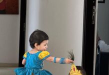 Chinmayi Instagram - Happy Krishna Janmasthami to everyone from our Subhadra and Krishna❤️👣👣