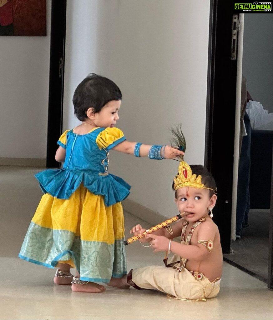 Chinmayi Instagram - Happy Krishna Janmasthami to everyone from our Subhadra and Krishna❤️👣👣