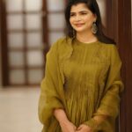 Chinmayi Instagram - For my recent show at @jipmerspandan Outfit @labelshireenshahana Jewellery @rimliboutique Styling @themisvanessa HMU @stylefixbeauty Photography @sam_k_simon @dream_warrior_333 for @donvaliyavelicham #chinmayisripada #chinmayi #jipmer #spandan #concert #shireenshahana #rimli