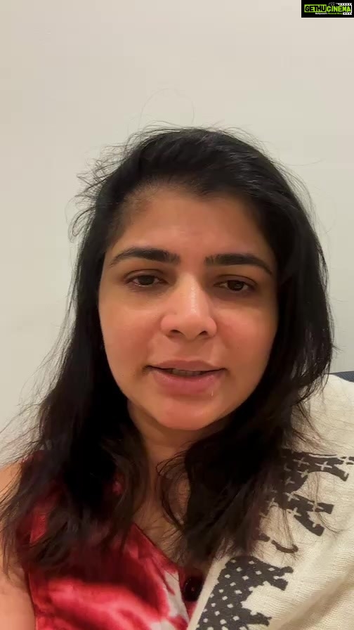 Chinmayi Instagram - Public service announcement about latest EB bill Pay scam that scamsters scare the elderly with. Video is also available on my youtube Channel. Link in Bio.