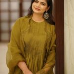 Chinmayi Instagram - For my recent show at @jipmerspandan Outfit @labelshireenshahana Jewellery @rimliboutique Styling @themisvanessa HMU @stylefixbeauty Photography @sam_k_simon @dream_warrior_333 for @donvaliyavelicham #chinmayisripada #chinmayi #jipmer #spandan #concert #shireenshahana #rimli