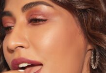 Chitrangada Singh Instagram - Gaslight promotions 🎀🌸 . . . Outfit- @raraavisbysonalverma Jewellery- @blingsutra @ayanasilverjewellery @ascend.rohank HMU- @meghnabutanihairandmakeup Photographer- @shivamguptaphotography Styled by @sukritigrover