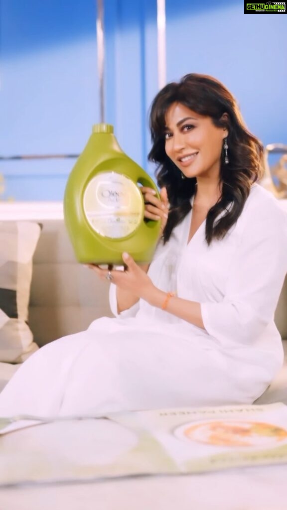Chitrangada Singh Instagram - When healthy & light tastes so delicious with Oleev Active cooking oil, we say - take your first step - Choose Health ! Choose Oleev Active 💛 Now available at @amazondotin #Oleev #OleevActiveOil #oliveoil #healthy #healthylifestyle #choosehealth #ad