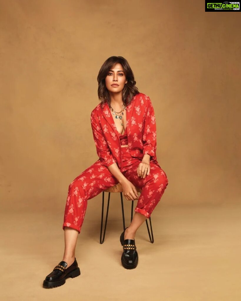 Chitrangada Singh Instagram - Saadgi | सादगी A quintessential collection that welcomes the season of warmth, sunshine, and blooming flowers. Co-created by @chitrangda, the collection encapsulates Indianness in your everyday life. An amalgamation of culture and modernity, this collection enunciates everyday glamour, is exclusively designed in 100% lightweight cotton with much precision, and is presented in simple and easy-going styles. 𝘚𝘢𝘢𝘥𝘨𝘪 | Summer'23 LIVE NOW www.trueBrowns.com Credits- Photographer: @rahuljhangiani Stylist: @who_wore_what_when HMU: @meghnabutanihairandmakeup #Saadgi #LiveNow #HarPalMeinPuri #Summer23 #trueYou #trueBrowns