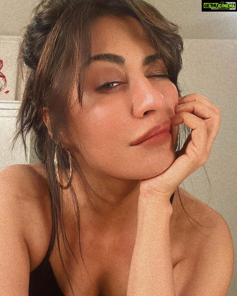 Chitrangada Singh Instagram - Pretty. Grainy. Mood. ☺️🤙😌✨ #fridaynitespecials ❗️