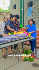 D. Imman Instagram - இந்த பதிவில் மனிதம் மட்டும் தான் பேசியது 😭😭😭😭😭😭 எல்லா மதமும் எல்லா இனமும் எல்லா ஜாதிகளும் எல்லா இறைவனும் சொல்வது ஒன்றுதான் உன்னால் முடிந்ததை என்றதை மற்றவர்களுக்கு செய் என்பதைத்தான். இசையமைப்பாளர் இமான் சார் அவர்கள் இன்று செய்ததும் அதைத்தான். உலகில் நான் இத்தனை ஆண்டுகளில் இப்படி ஒரு மனிதரை சந்தித்ததே இல்லை. புற்றுநோயால் திடீர் மரணம் அடைந்த துணை நடிகர் பிரபு அவர்களின் இறுதி சடங்கு கடைசி நிமிடம் வரை நின்று செய்து முடித்தார் 🙏🙏🙏 இவ்வளவு நாளாக பிரபு அண்ணாவை பாதுகாப்பாக பார்த்து வந்த நேத்திர உதயா சேர்மன் கோபி சார் அவர்களுக்கும் ஜீவஉதயா இல்லத்தில் இருக்கும் அனைத்து சிஸ்டர் அவர்களுக்கு மனமார்ந்த நன்றிகள் இந்த பதிவு போடுவதற்கு ஒரே ஒரு காரணம் தான் 🙏🙏🙏பணம் எல்லாவற்றையும் தந்து விடாது மனிதம் எவ்வளவு கொடுத்தாலும் விலைக்கு வாங்க முடியாது என்பதற்கு இந்த பதிவு ஒரு சான்று😭😭😭😭😭 இந்த பதிவை போட்டதற்கு காரணம் மனிதன் மட்டுமே 😭😭😭😭