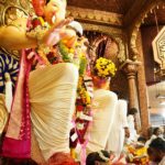 Daisy Shah Instagram - Let go and let The Lord be mighty for us in all things 🙏❤️ . . . #ganpatibappamorya #lalbaughcharaja #divineenergy Lalbaugh Cha Raja