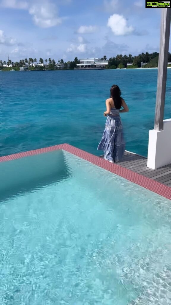 Daisy Shah Instagram - Ocean breeze and a mind at ease 🌊😌 . . . @travelwithjourneylabel @jumeirahmaldives @jumeirahgroup . . . #jumeirahmaldives #jumeirahhotels ##timeexceptionallywellspent #journeylabel #travelwithjourneylabel #youarespecial #thinkholidaythinkjourneylabel #luxuryholiday #maldives Jumeirah Maldives