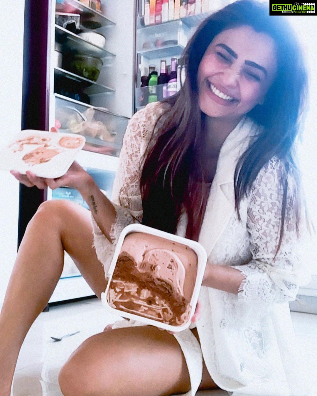Daisy Shah Instagram - May be I was Sunday-ing with some left overs in my fridge 😉 . . . #slurp #itsathrowback #iscreamforicecream
