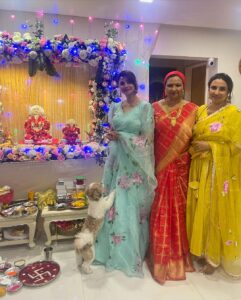 Daisy Shah Instagram - आ नो भद्रा: क्रतवो यन्तु विश्वत:। 
.
.
Happy Ganesh Chaturthi 🙏✨
#ganpatibappamorya
.
.
.
Outfit: @muksweta