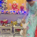 Daisy Shah Instagram - आ नो भद्रा: क्रतवो यन्तु विश्वत:। . . Happy Ganesh Chaturthi 🙏✨ #ganpatibappamorya . . . Outfit: @muksweta