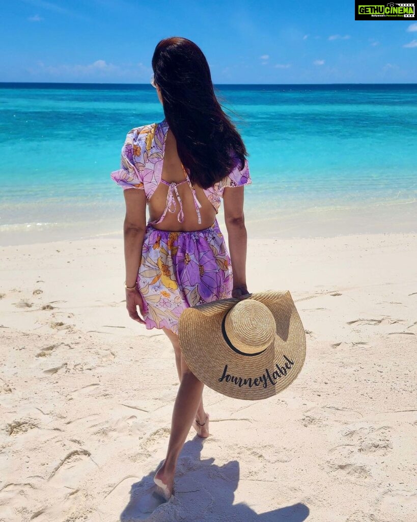 Daisy Shah Instagram - 🌊👒❤️ . . . @travelwithjourneylabel . . . #journeylabel #travelwithjourneylabel #youarespecial #thinkholidaythinkjourneylabel #luxuryholiday #daisyshah