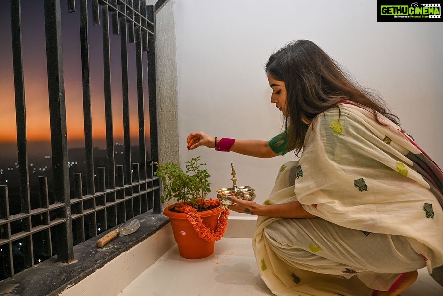 Deepthi Sunaina Instagram - That edho saadhinchina DAY❤🫂 #deepthisunaina #heartishappy . . . . . 📸: @mr_clicker_photography